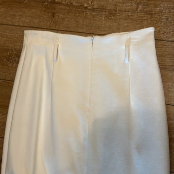NWOT Off-White Button- Detail with Belt Tie Skirt Size 0 - Picture 8 of 8